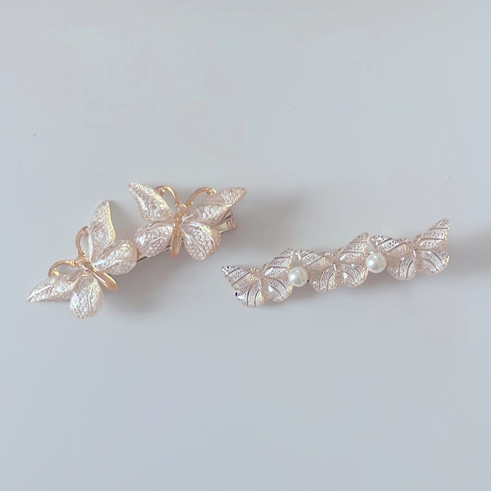 hair clips from claire’s!